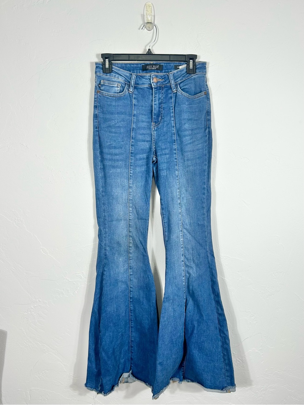 Judy Blue High Rise Front Pintuck Seam Flare Jeans Fray Raw Hem Size 3/26